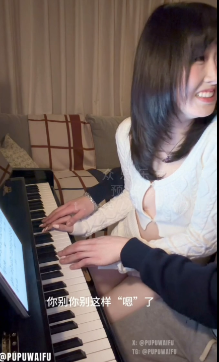 肉感福利姬-噗噗-新  钢琴教学（2V,1.21G）
